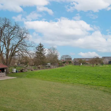 Le Cheval Blanc - Proche Amiens Grand Jardin Vakantiehuis